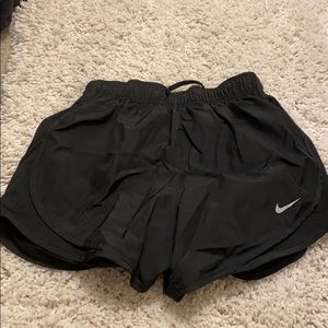 Women’s Nike drifit athletic shorts - Xs